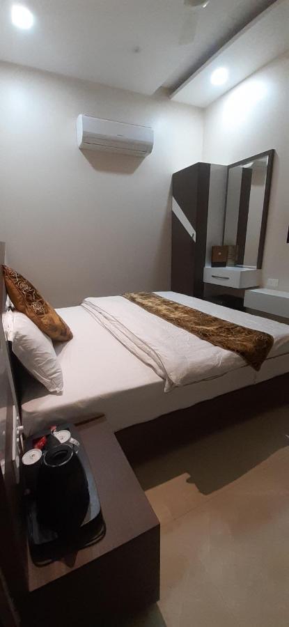 Amor Hotel Gangānagar Exteriör bild