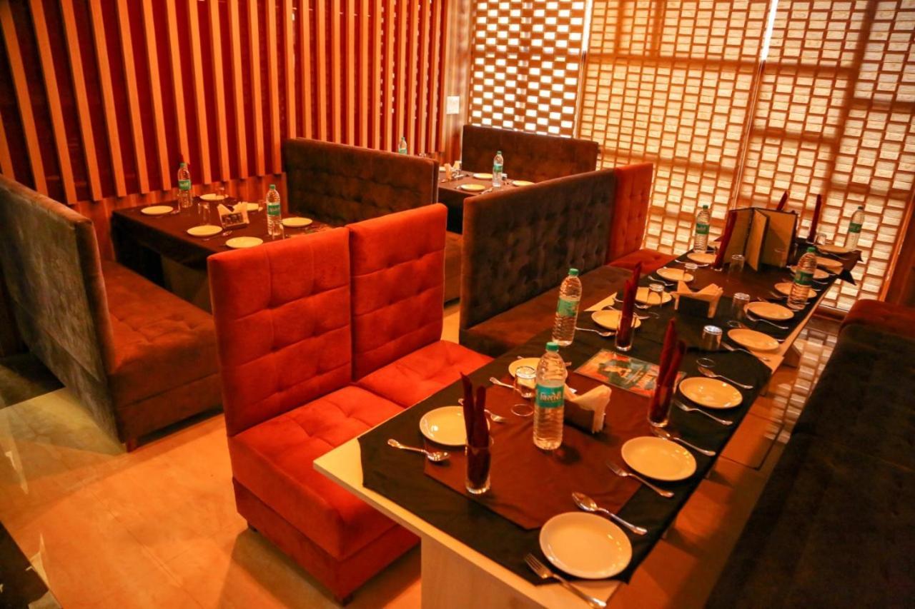 Amor Hotel Gangānagar Exteriör bild